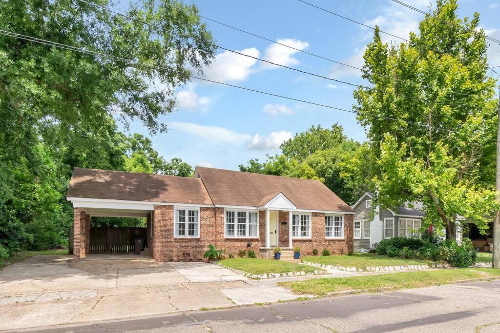 Stylish 3 Bedroom Home Close To Downtown Mobile Buitenkant foto
