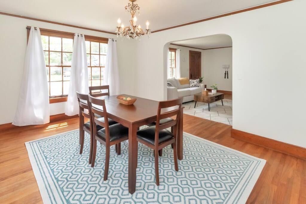 Stylish 3 Bedroom Home Close To Downtown Mobile Buitenkant foto